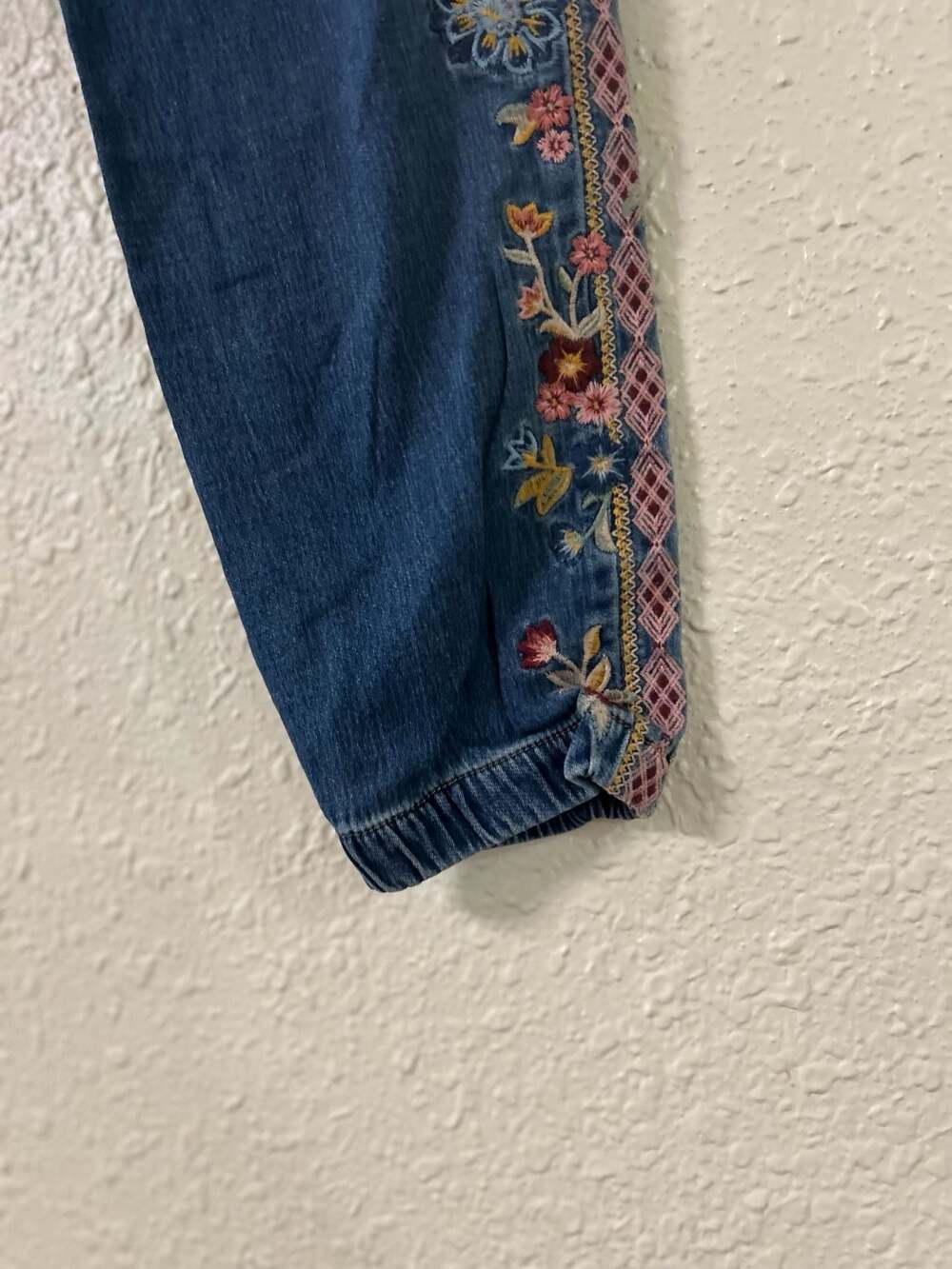 Driftwood Summer Vines Floral Embroidered Drawstring Denim Jogger - Picture 7 of 7